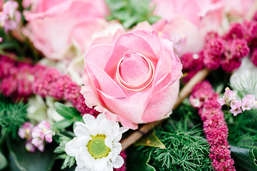 Hochzeit Hochzeitsfotograf Ring Blumen
